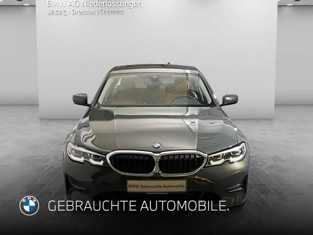 BMW 3 Series 318i Limousine Sport Line AHK LiveCockpitProf 04/2022-photo-3