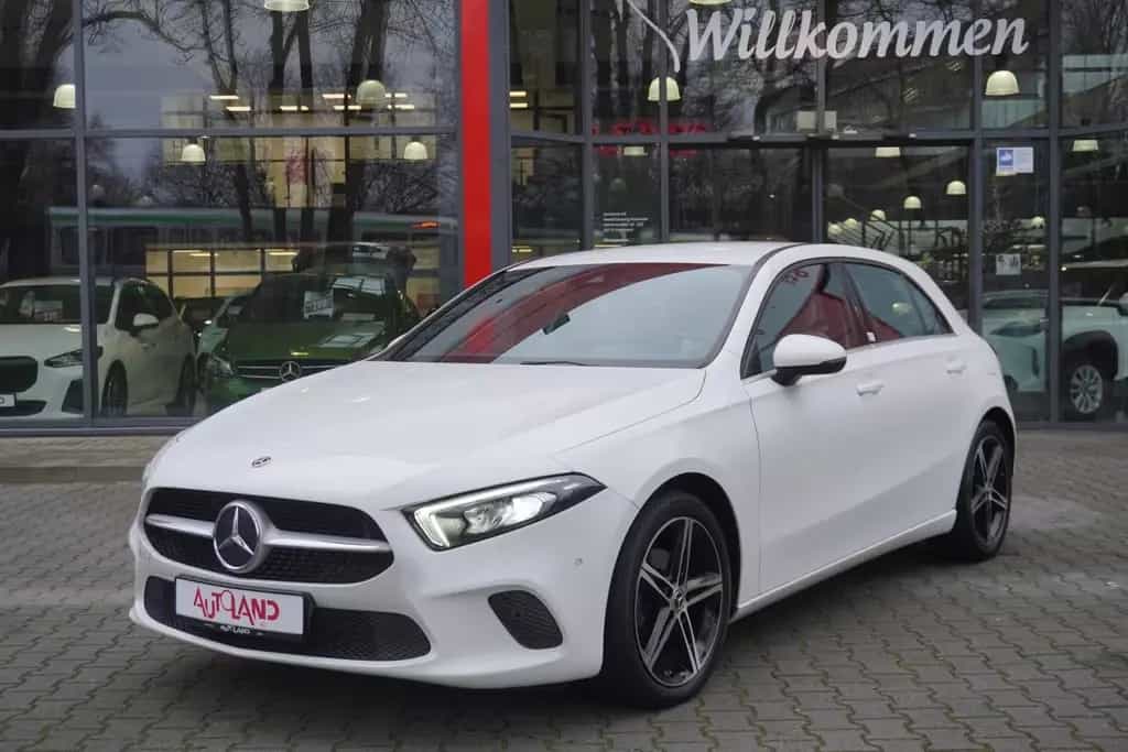 Mercedes-Benz A 180 A180 Kamera Leder Navi LED Digitales Cockpit 11/2018-photo-1