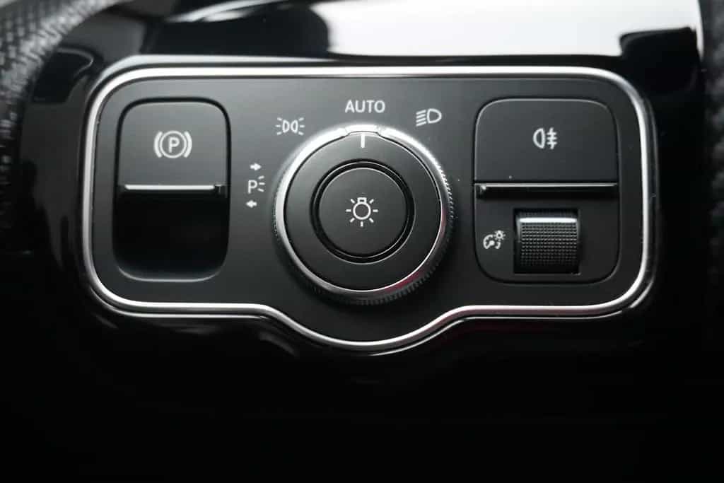 Mercedes-Benz A 180 A180 Kamera Leder Navi LED Digitales Cockpit 11/2018-photo-16