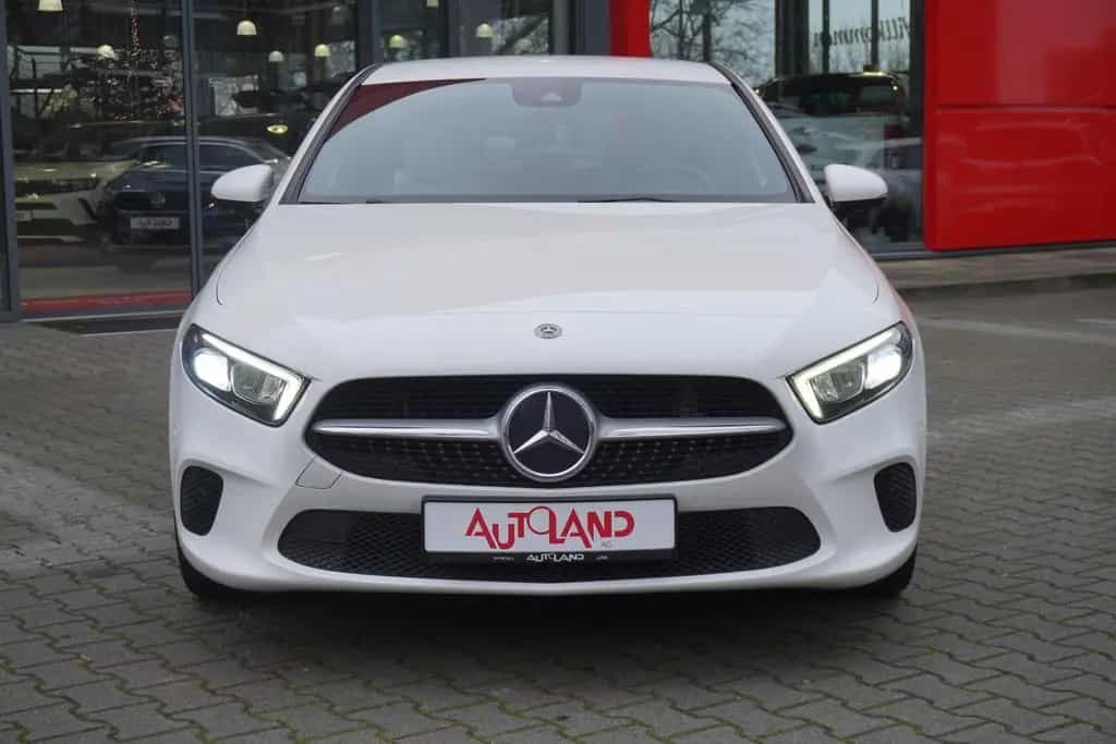 Mercedes-Benz A 180 A180 Kamera Leder Navi LED Digitales Cockpit 11/2018-photo-2