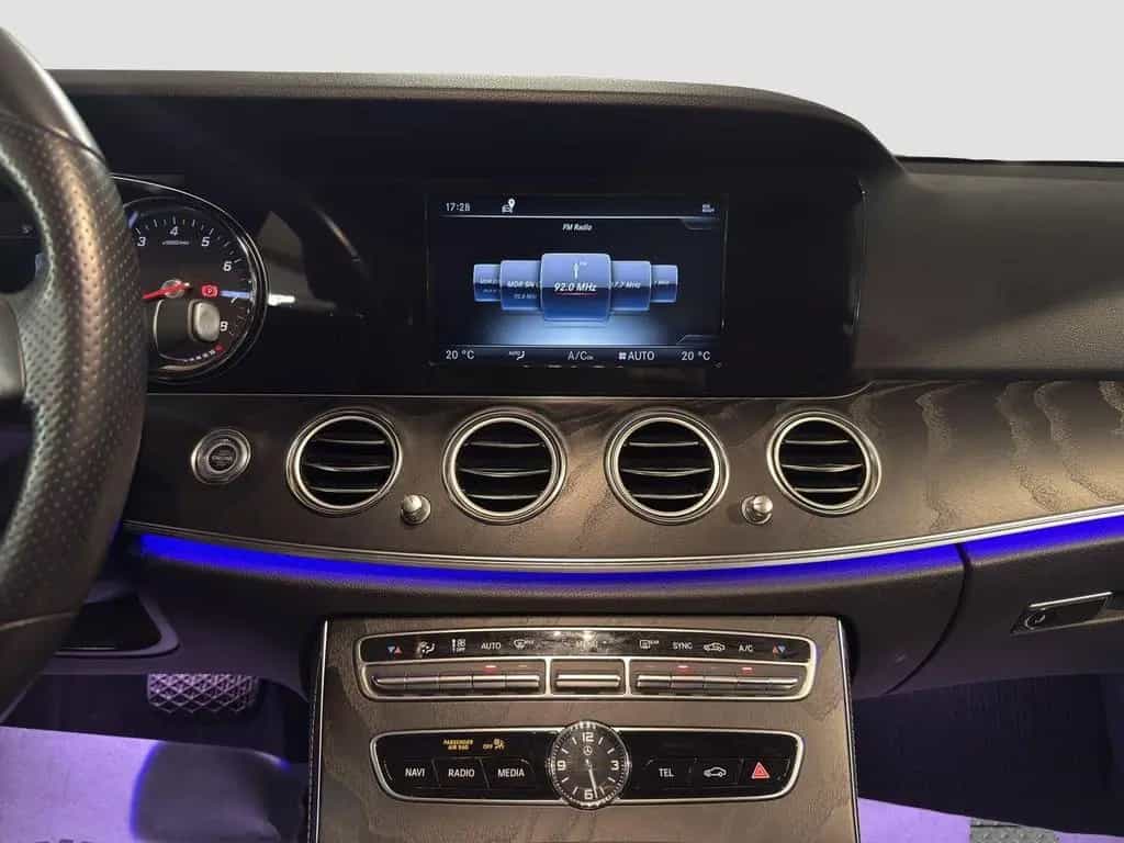 Mercedes-Benz E-Class 200 Avantgarde*LED*Navi*Klimaauto*Kamera 03/2018-photo-13