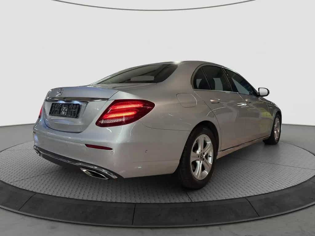 Mercedes-Benz E-Class 200 Avantgarde*LED*Navi*Klimaauto*Kamera 03/2018-photo-5