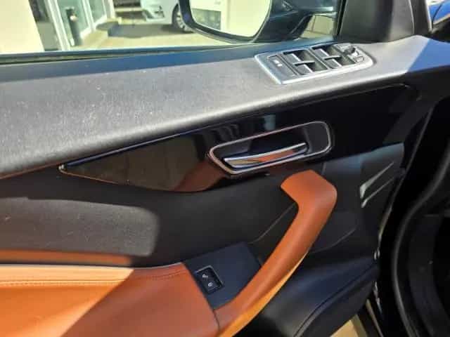 Jaguar F-Pace Portfolio AWD 20d 09/2016-photo-14