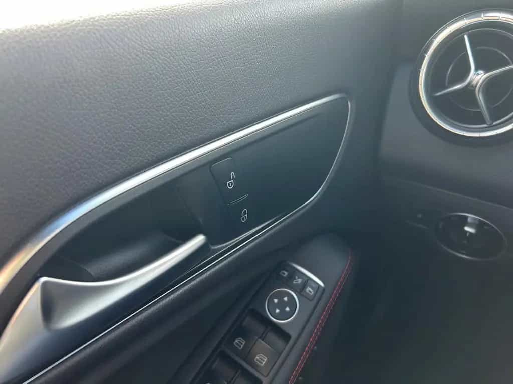 Mercedes-Benz CLA 200 Shooting Brake CLA200 ShootingBrake AMG-Line DCT Night LED Navi 02/2019-photo-23