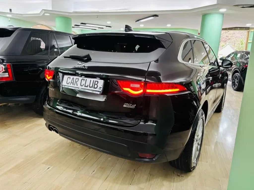 Jaguar F-Pace 2.0d 180hp AWD Motore 0 Km 01/2019-photo-3