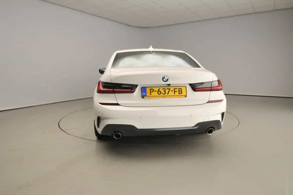BMW 318 3 Serie Sedan 318i | M-Sportpakket | LED | L 02/2022-photo-2