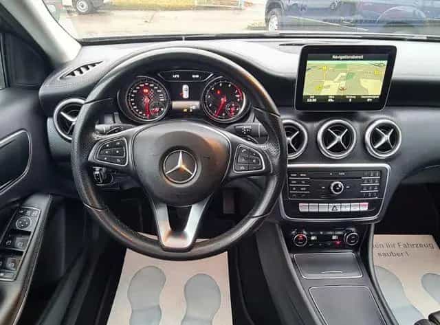 Mercedes-Benz A-Class 180 Leder-Nappa/LED/Navi/Kamera/Sitzh. 01/2017-photo-7