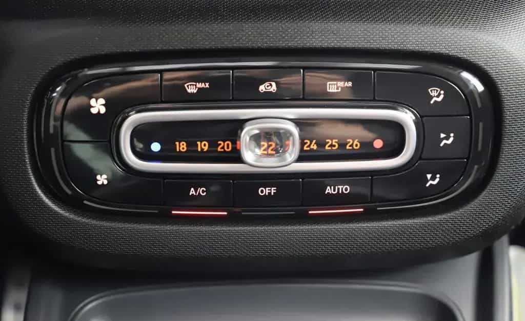Smart ForTwo Coupe Brabus 109PS Xclusive Pano Navi JBL 12/2016-photo-16