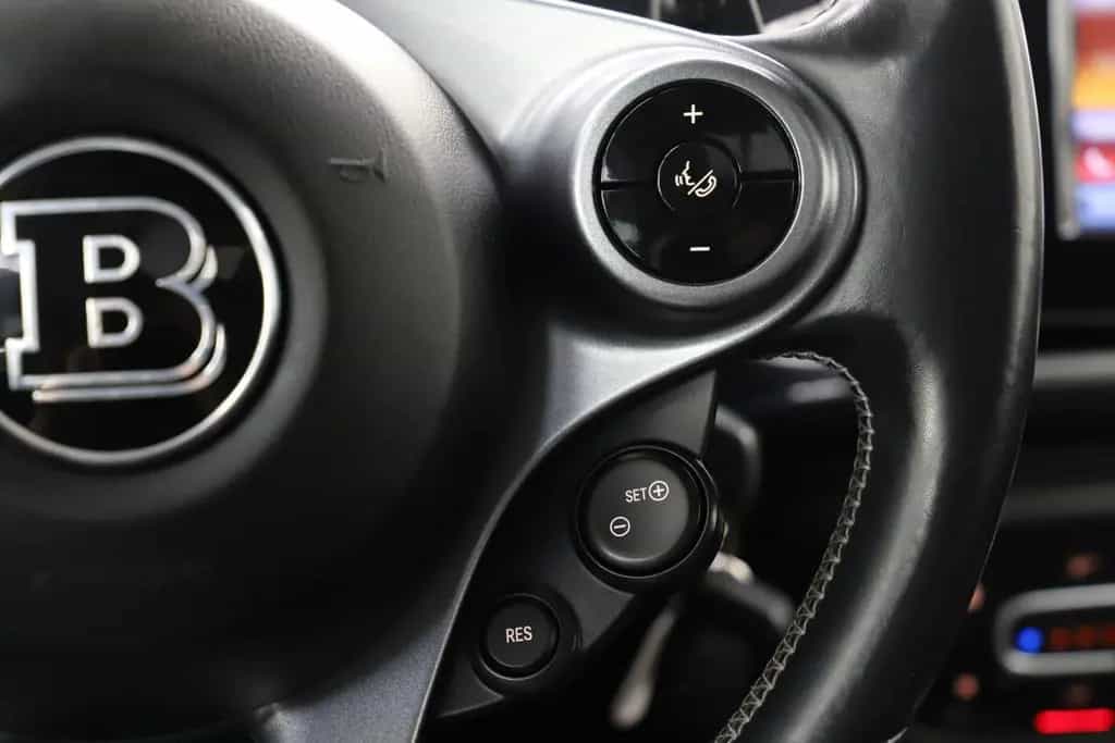 Smart ForTwo Coupe Brabus 109PS Xclusive Pano Navi JBL 12/2016-photo-24