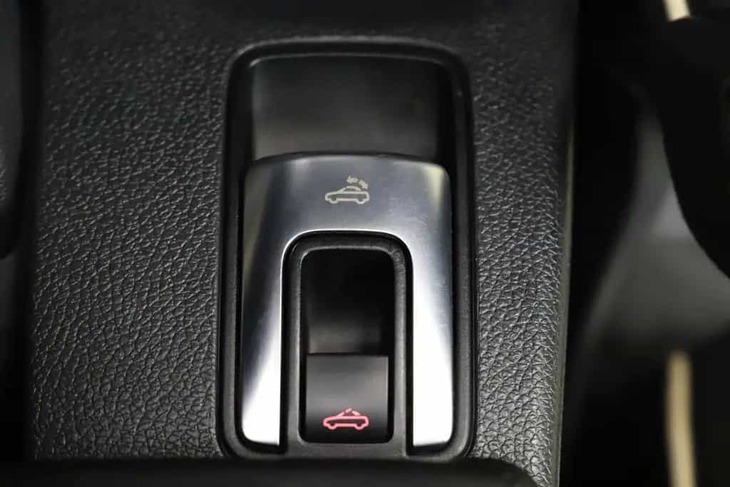 Volkswagen Eos 2.0TSI 211PS DSG Exclusive Leder Keyless DCC 04/2011-photo-31
