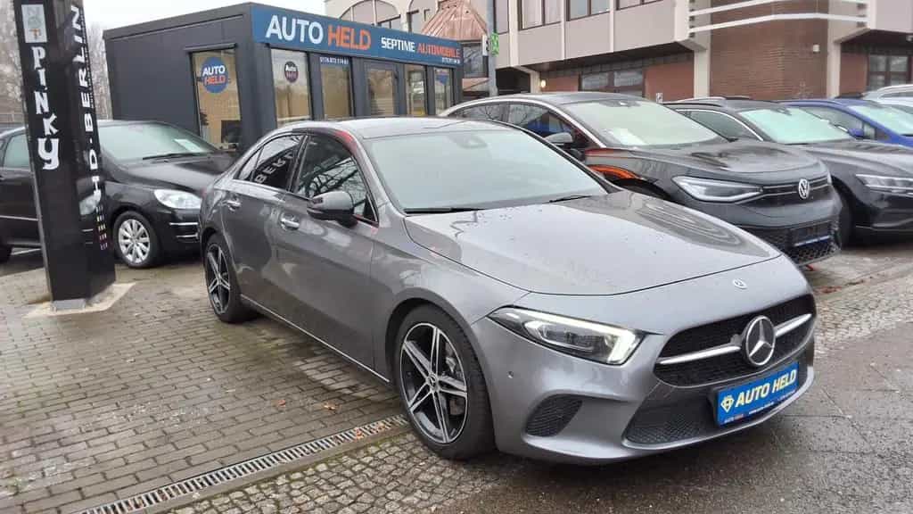 Mercedes-Benz A-Class 200 Limousine Leder,Navi,Pano 09/2019-photo-1