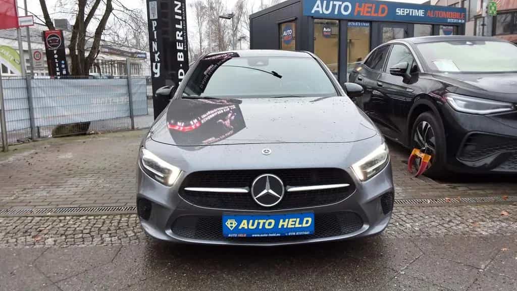 Mercedes-Benz A-Class 200 Limousine Leder,Navi,Pano 09/2019-photo-2
