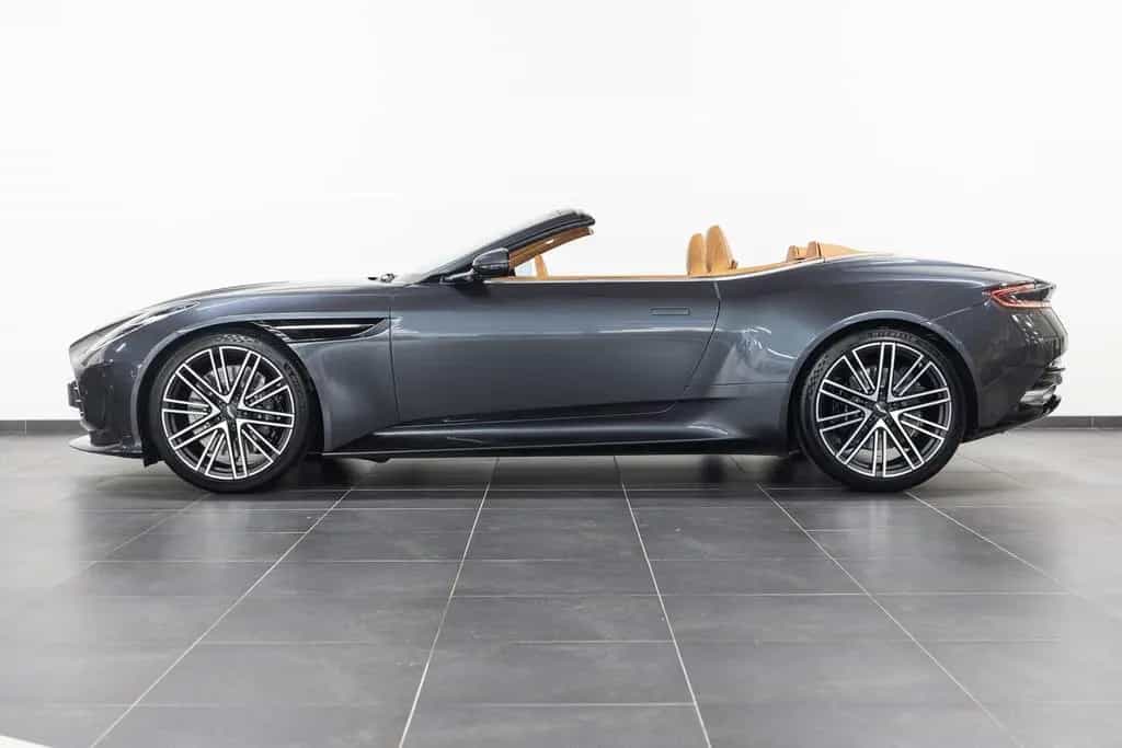 Aston Martin DB12 VOLANTE 11/2024-photo-1