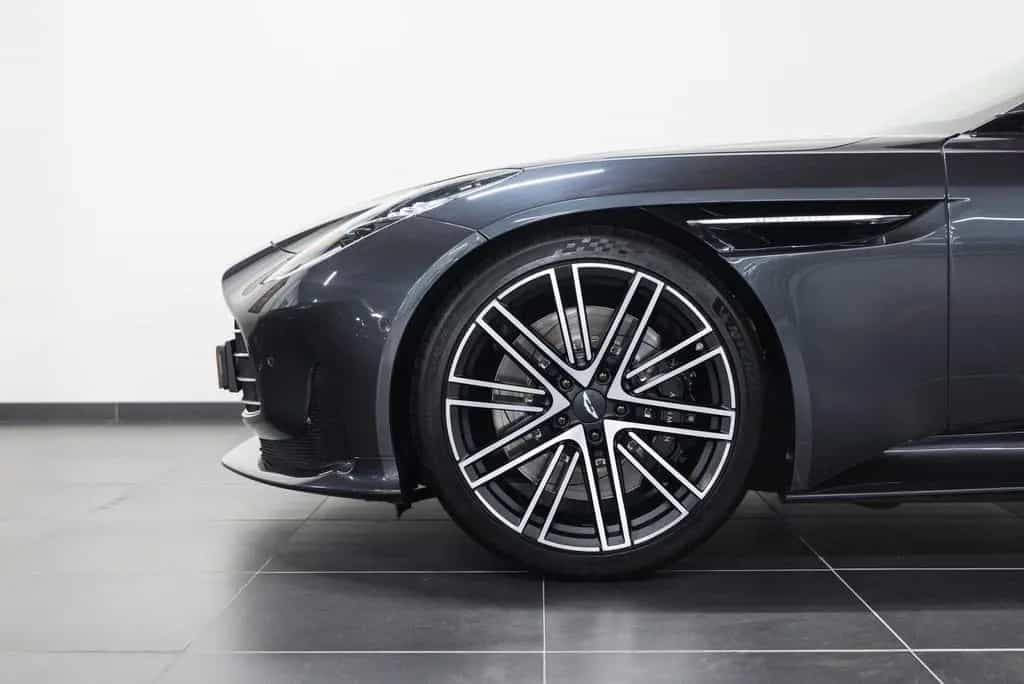 Aston Martin DB12 VOLANTE 11/2024-photo-11