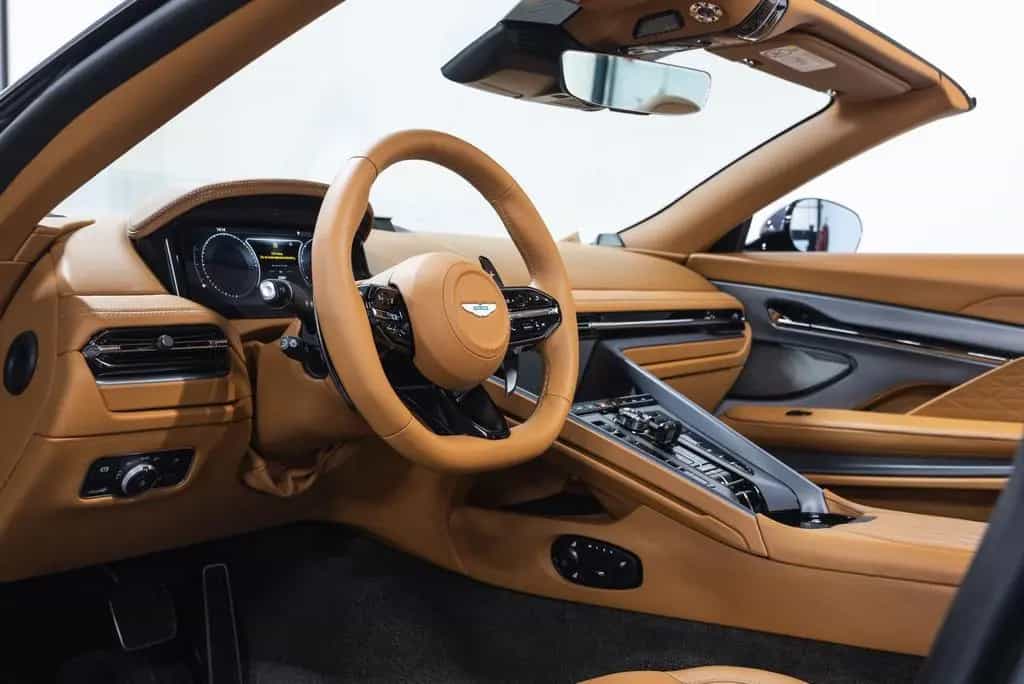 Aston Martin DB12 VOLANTE 11/2024-photo-12