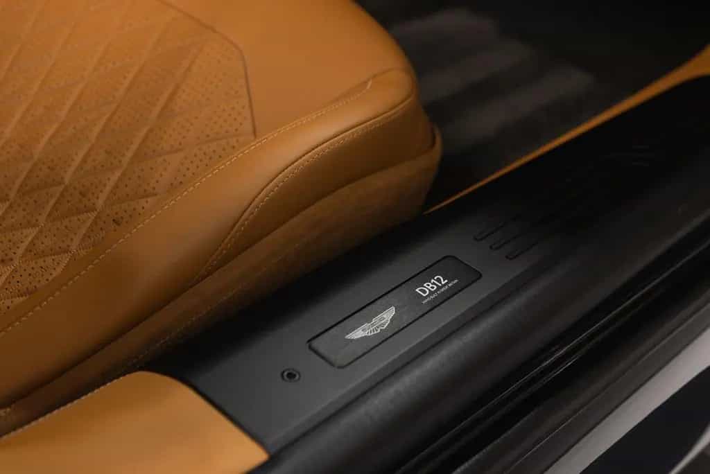 Aston Martin DB12 VOLANTE 11/2024-photo-13
