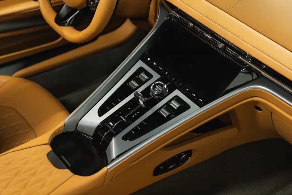 Aston Martin DB12 VOLANTE 11/2024-photo-16
