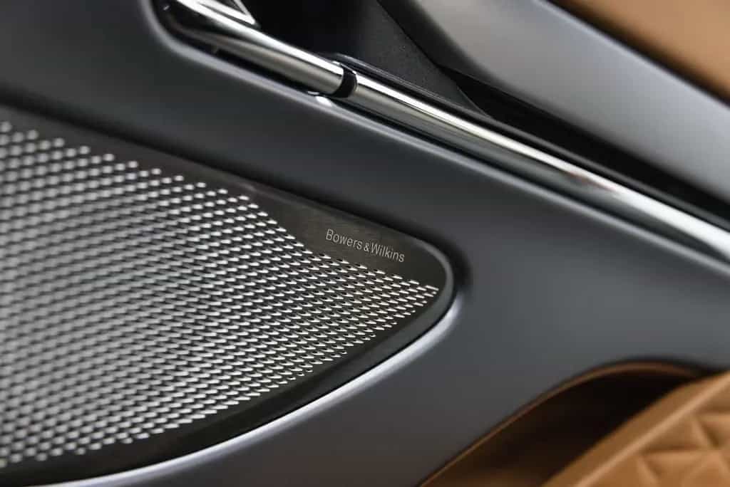 Aston Martin DB12 VOLANTE 11/2024-photo-17