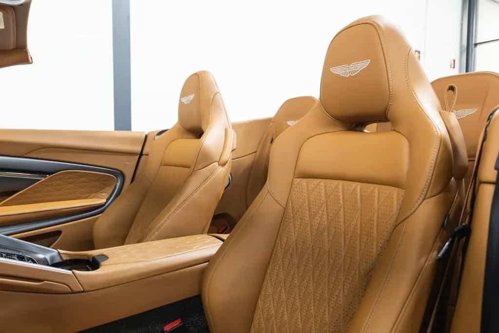 Aston Martin DB12 VOLANTE 11/2024-photo-3