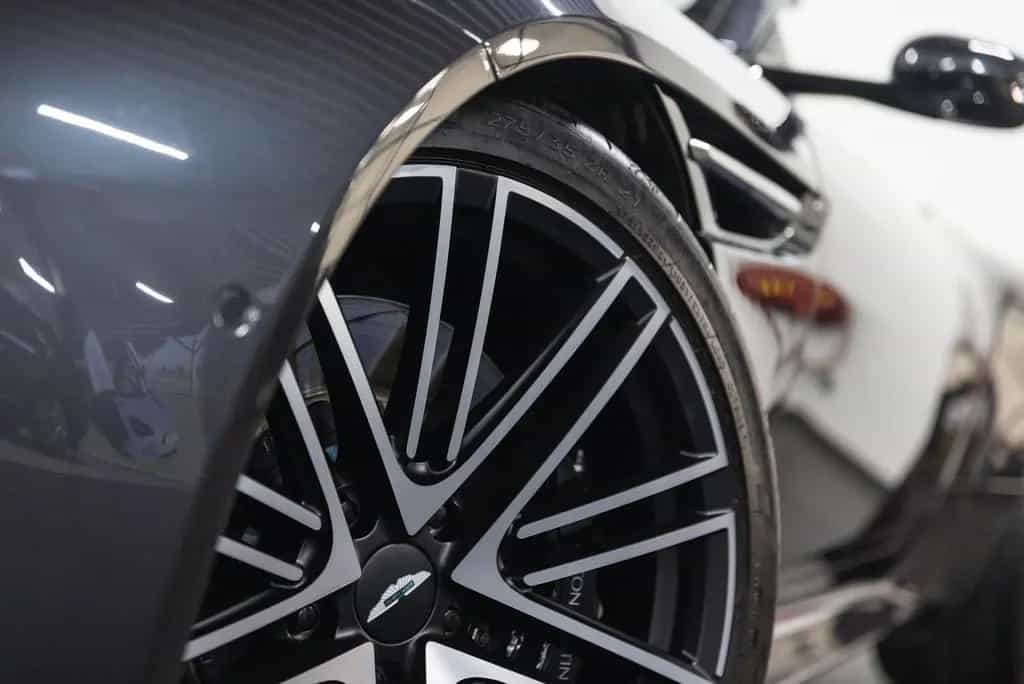 Aston Martin DB12 VOLANTE 11/2024-photo-6