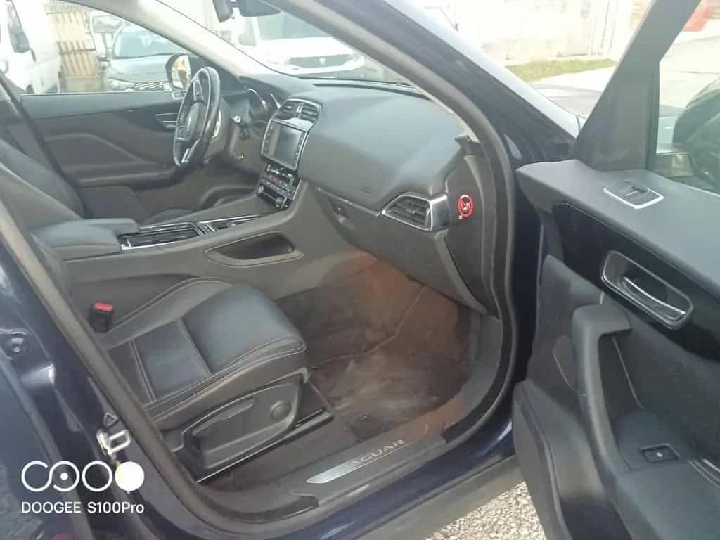 Jaguar F-Pace aziendale 2.0 d awd 02/2018-photo-4