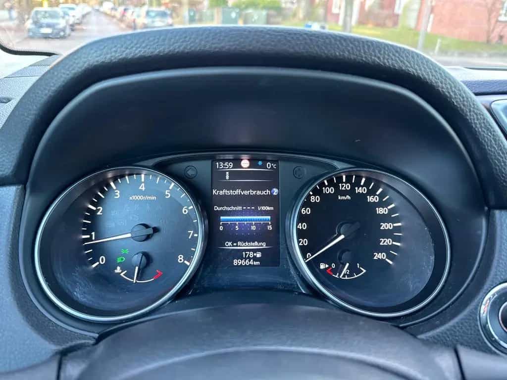 Nissan Qashqa 1.6i N-Connecta*PANO*LED*TEMPO*360*PDC 02/2018-photo-16