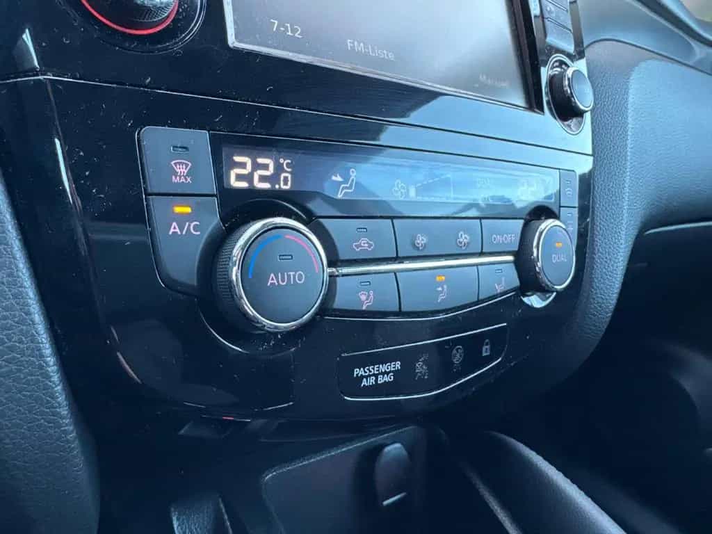 Nissan Qashqa 1.6i N-Connecta*PANO*LED*TEMPO*360*PDC 02/2018-photo-18