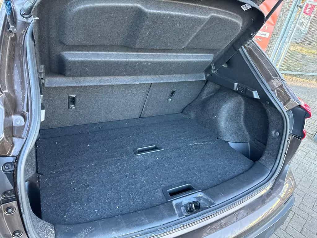 Nissan Qashqa 1.6i N-Connecta*PANO*LED*TEMPO*360*PDC 02/2018-photo-31