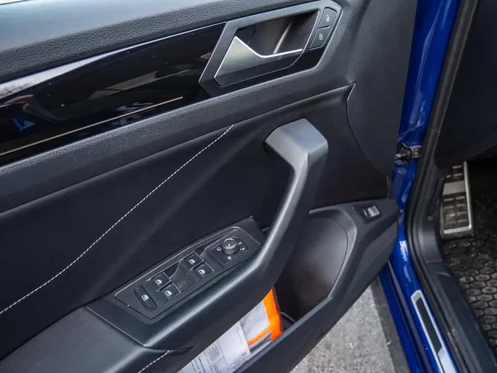 Volkswagen T-Roc R-LINE TSI DSG+ALU 17+ACC+LED-PLUS+KEYLESS 03/2023-photo-22