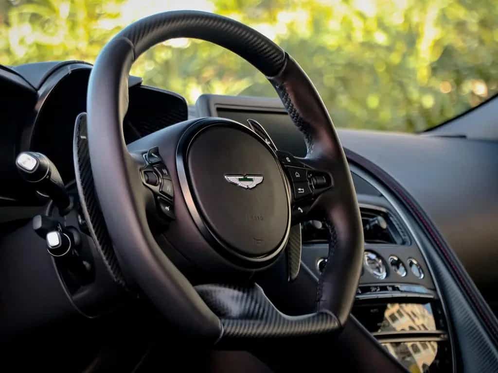 Aston Martin DBS 5.2 V12 770 Ultimate 04/2024-photo-16