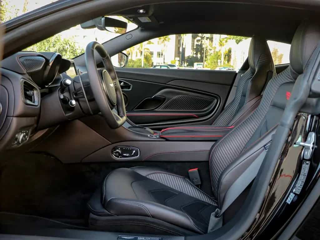 Aston Martin DBS 5.2 V12 770 Ultimate 04/2024-photo-25