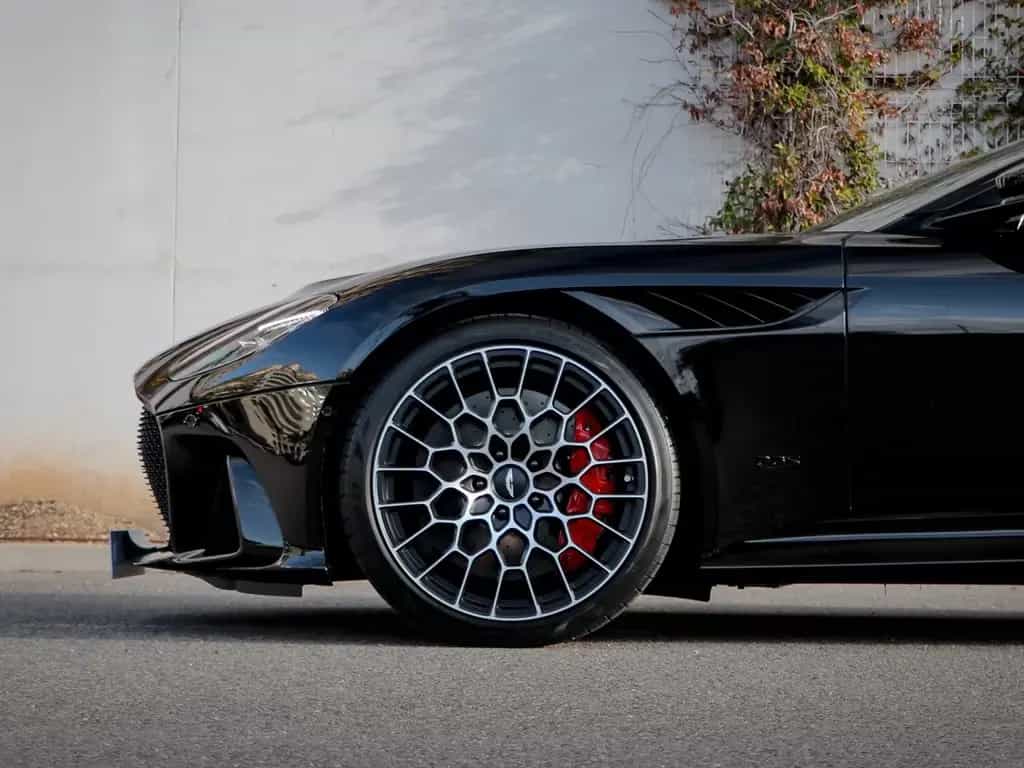 Aston Martin DBS 5.2 V12 770 Ultimate 04/2024-photo-3