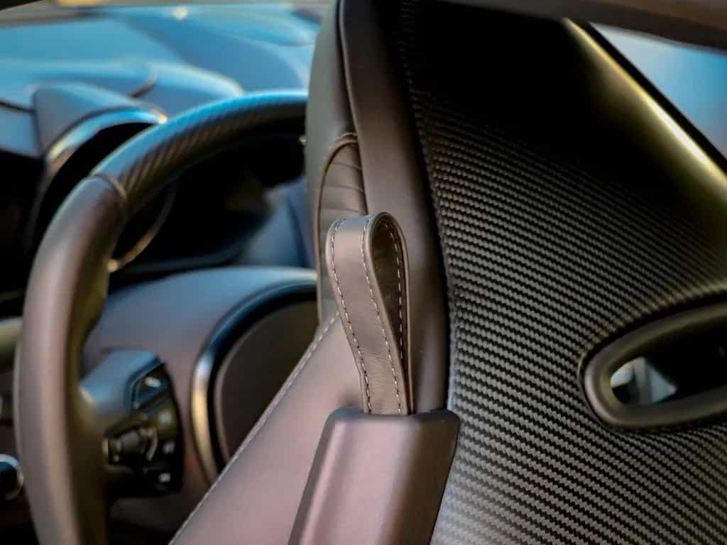 Aston Martin DBS 5.2 V12 770 Ultimate 04/2024-photo-36