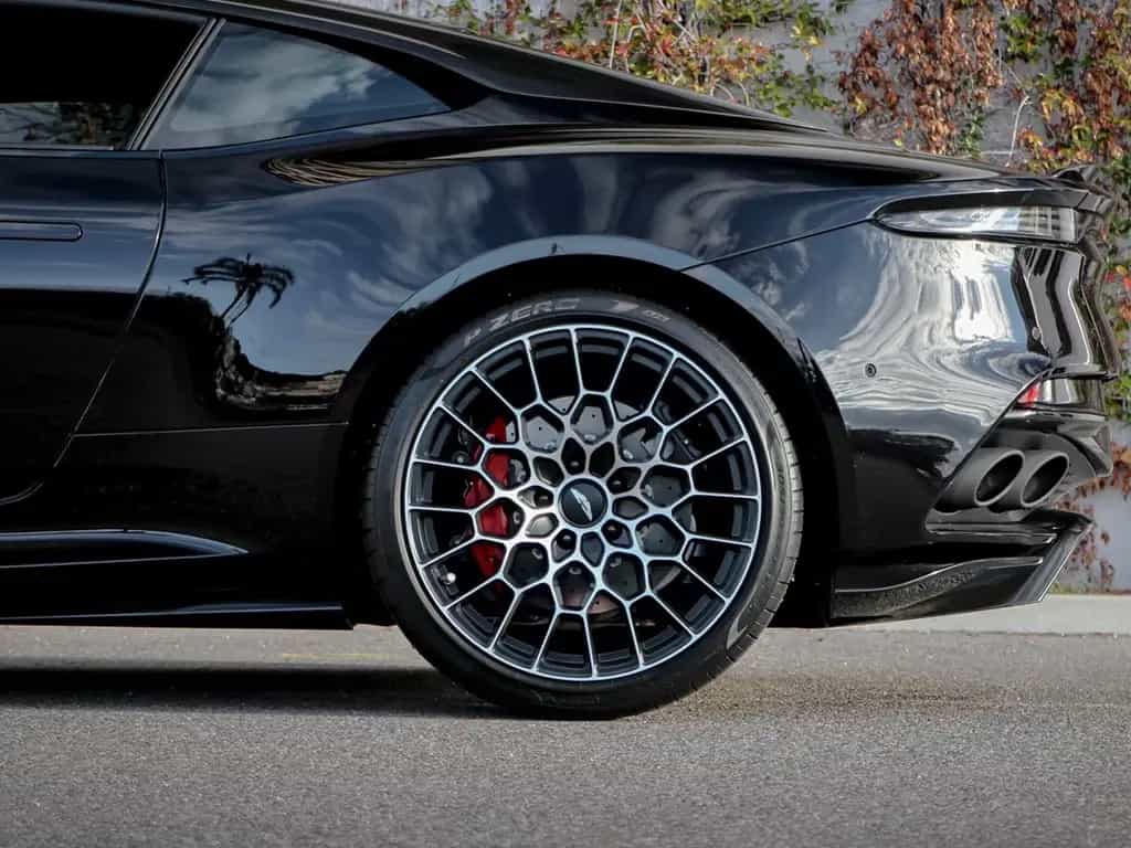 Aston Martin DBS 5.2 V12 770 Ultimate 04/2024-photo-4