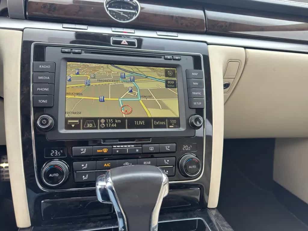 Volkswagen Phaeton V6 TDI 5-Sitzer 4Motion lang GP4! 08/2015-photo-11
