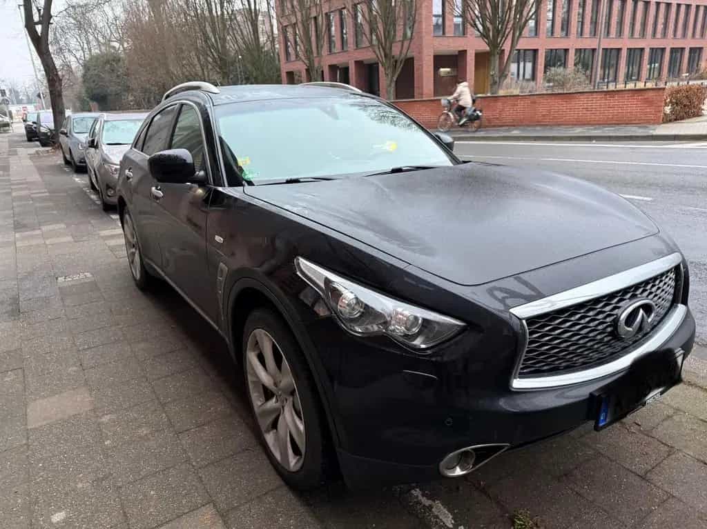 Infiniti QX70 3.7 S Premium S Premium mit LPG 10/2017-photo-3