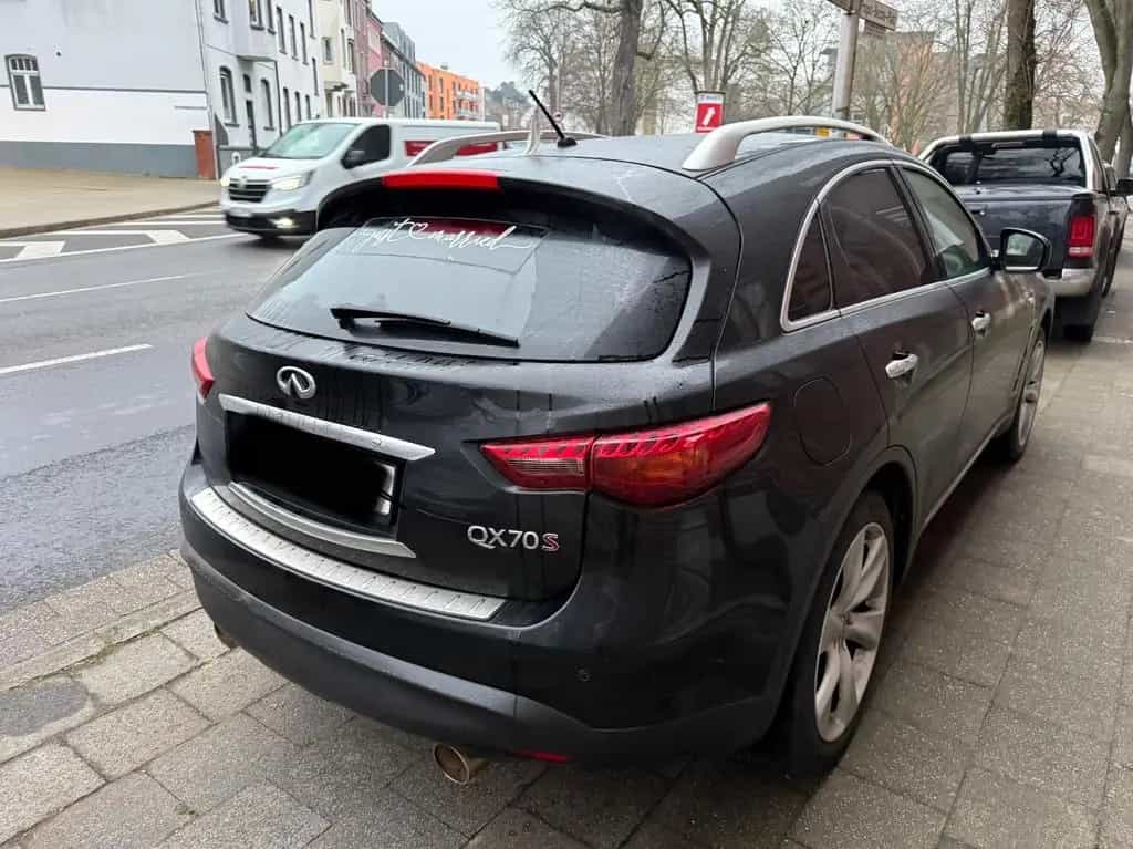 Infiniti QX70 3.7 S Premium S Premium mit LPG 10/2017-photo-6