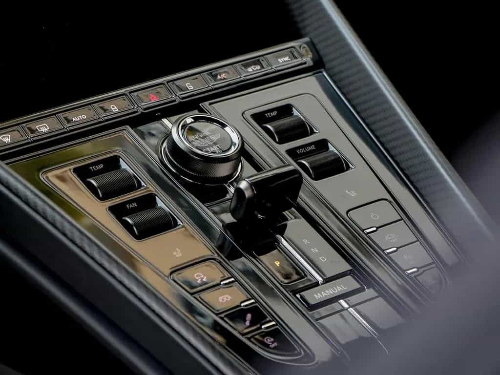 Aston Martin DB12 4.0 V8 05/2024-photo-20