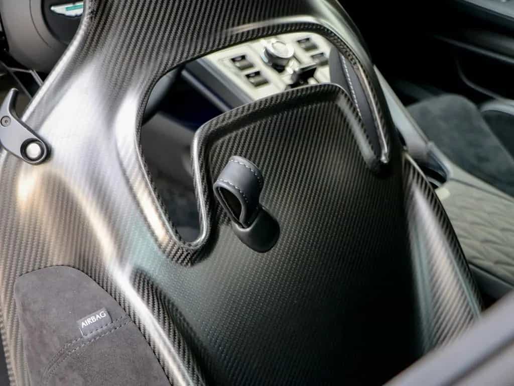 Aston Martin DB12 4.0 V8 05/2024-photo-32
