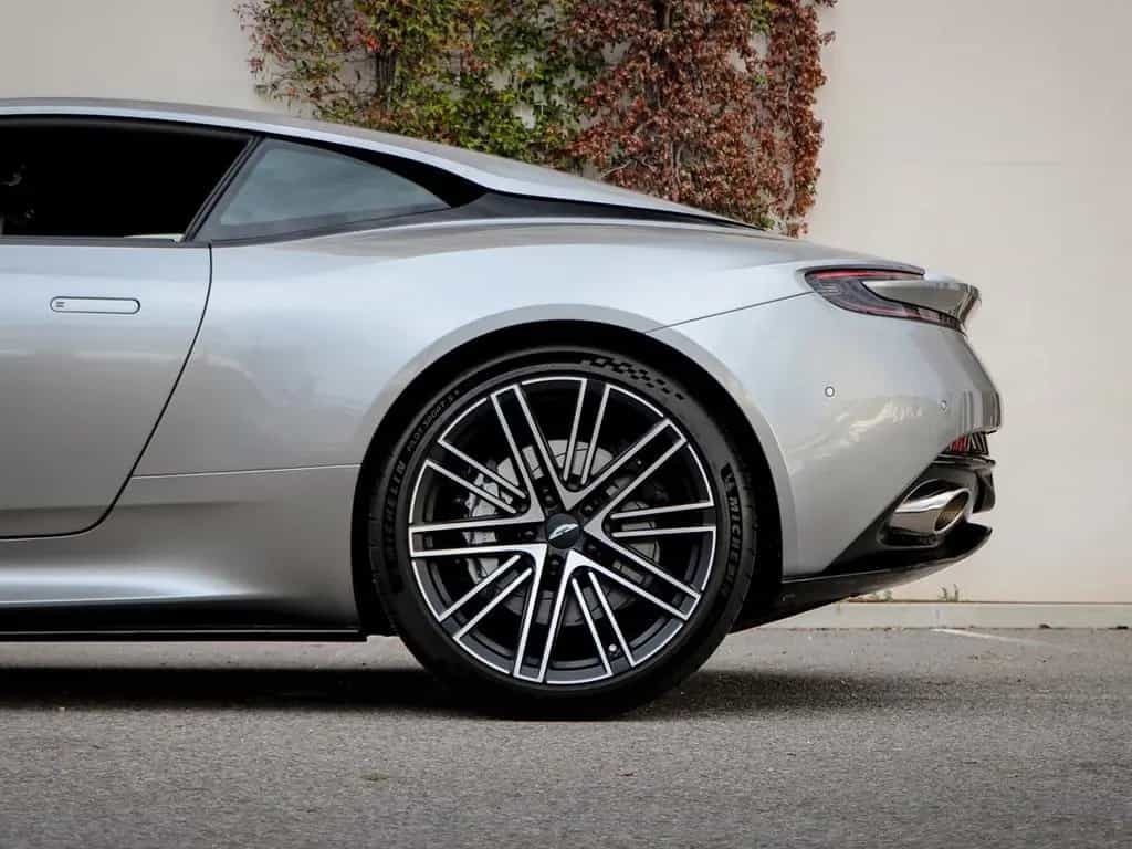 Aston Martin DB12 4.0 V8 05/2024-photo-4