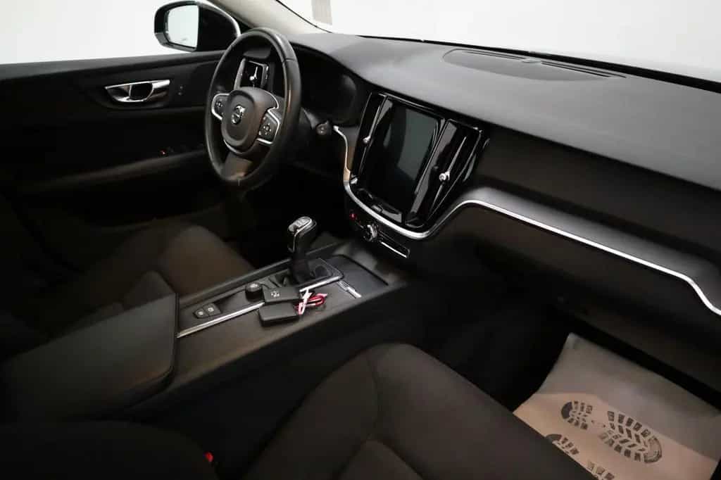 Volvo V60 D3, Navi,LED,PDC v.h.,Carplay,ACC 11/2019-photo-2