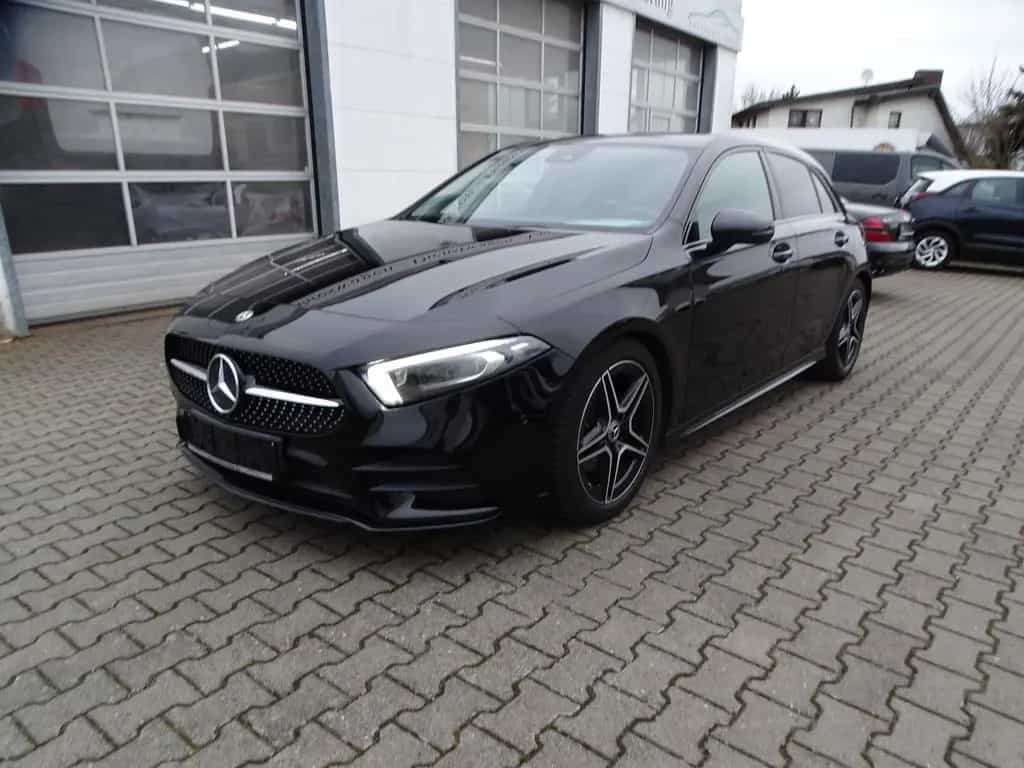 Mercedes-Benz A-Class 200 AMG Line, Standheizung, Leder, Rückfahrkam 11/2018-photo-2