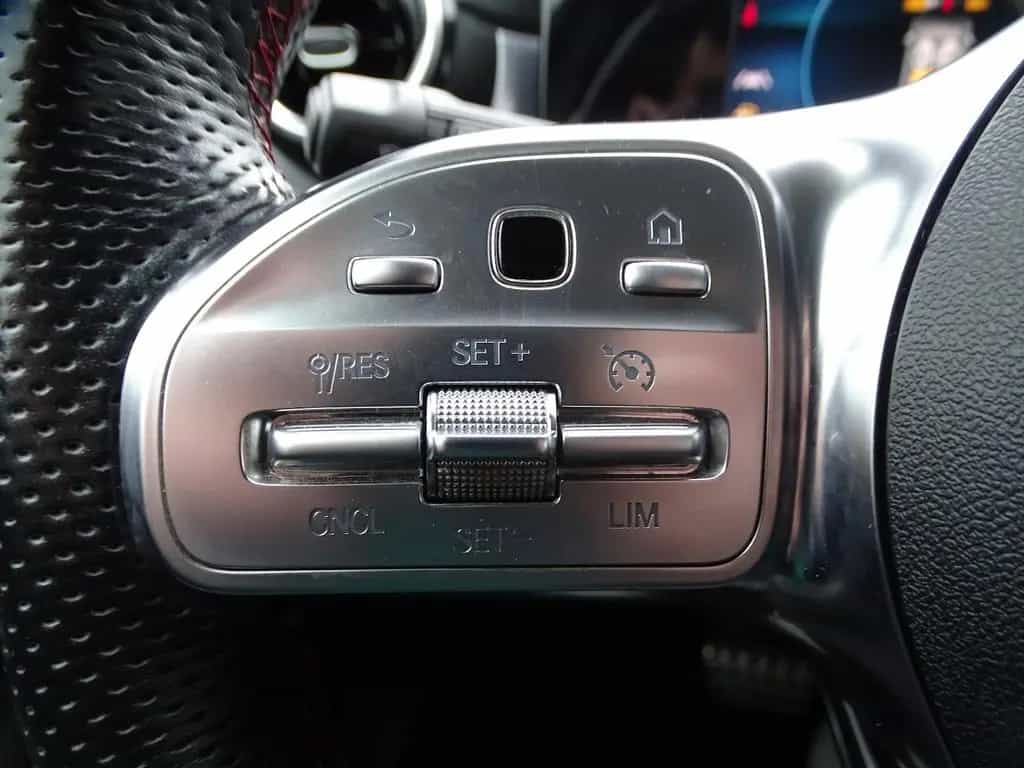 Mercedes-Benz A-Class 200 AMG Line, Standheizung, Leder, Rückfahrkam 11/2018-photo-25