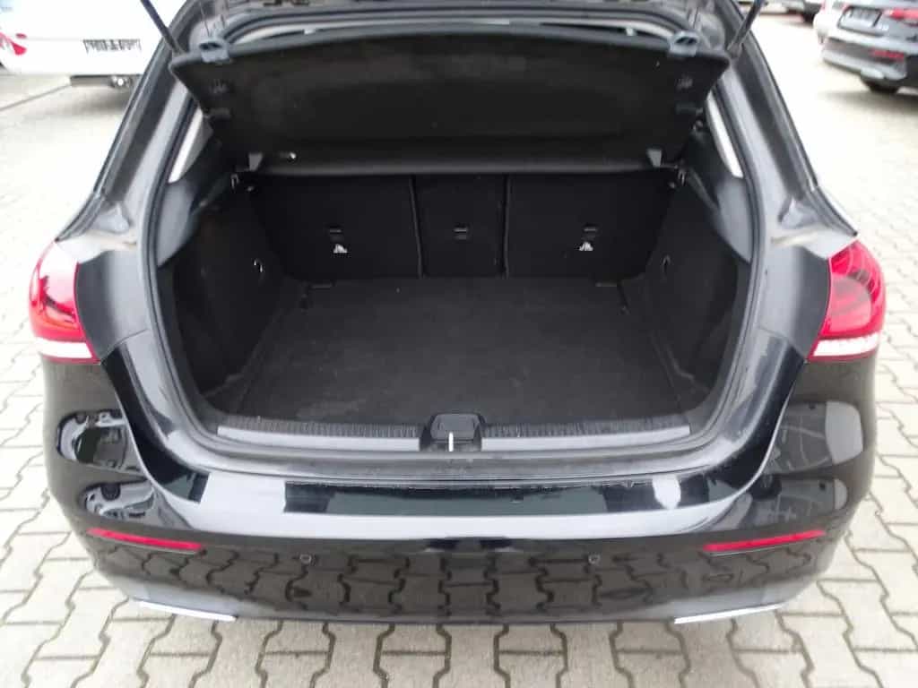 Mercedes-Benz A-Class 200 AMG Line, Standheizung, Leder, Rückfahrkam 11/2018-photo-27