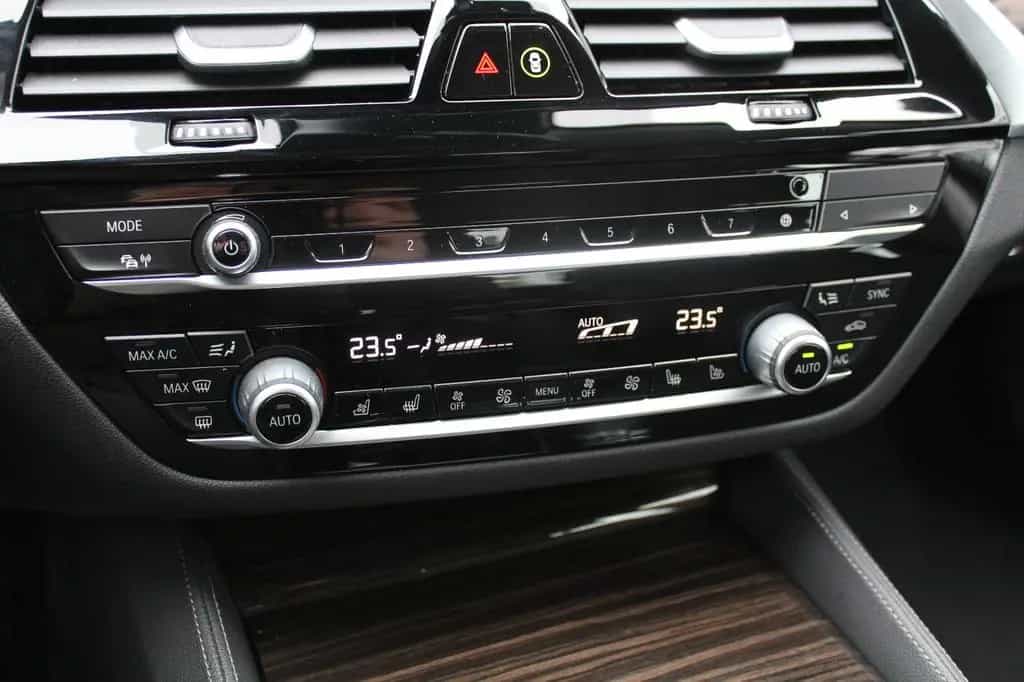 BMW 5 Series 520i A LuxuryLine+SOFT-CLOSE+LIVE COCKPIT+MEMORY 02/2020-photo-28