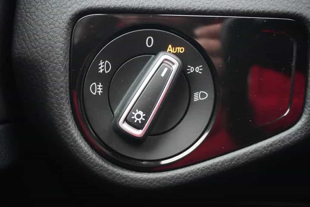 Volkswagen Golf VII 1.4 TSI Sound Navi ACC App-Connect PDC 11/2017-photo-17