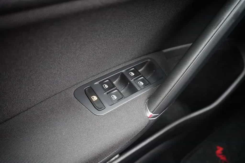 Volkswagen Golf VII 1.4 TSI Sound Navi ACC App-Connect PDC 11/2017-photo-18