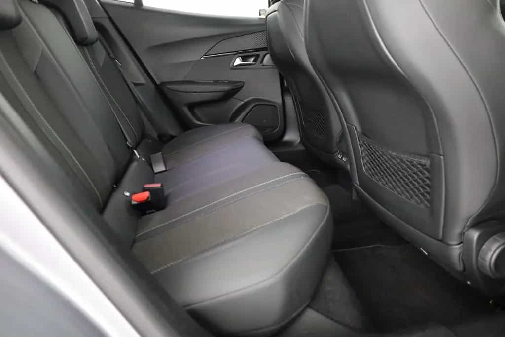 Peugeot 2008 GT PureTech 130 Aut. LED Navi Kamera 01/2023-photo-23
