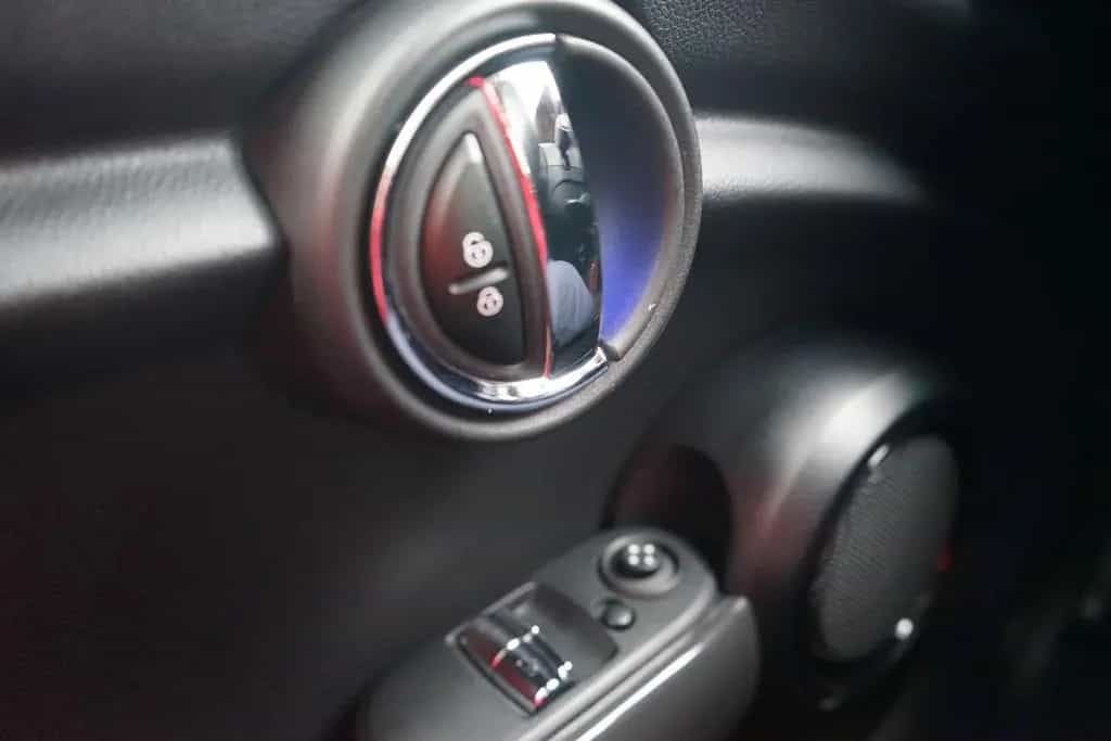 MINI Cooper 1.5 Pepper LED Sitzheizung DAB PDC 01/2021-photo-20