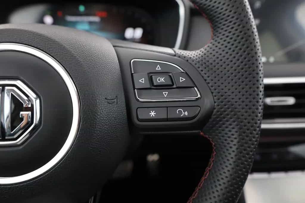 MG HS 1.5 T-GDI Luxury Aut. LED ACC Pano Navi 03/2024-photo-16